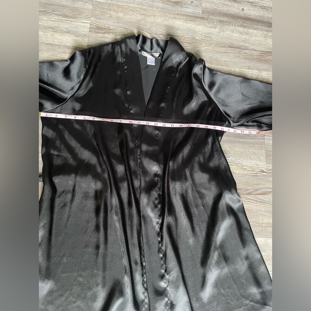 Morgan Taylor Black Satin Wrap Robe - Picture 4 of 9